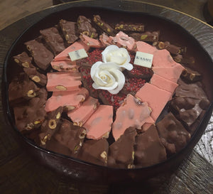 Assorted Chocolate Slabs in Tray - ألواح شوكولاتة متنوعة في صينية