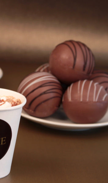 Hot chocolate bomb -قنبلة الشوكولاتة الساخنة
