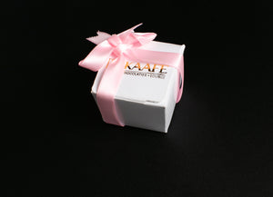 White Box of 1pc Chocolate -علبة بيضاء مكونة من قطعة شوكولاتة